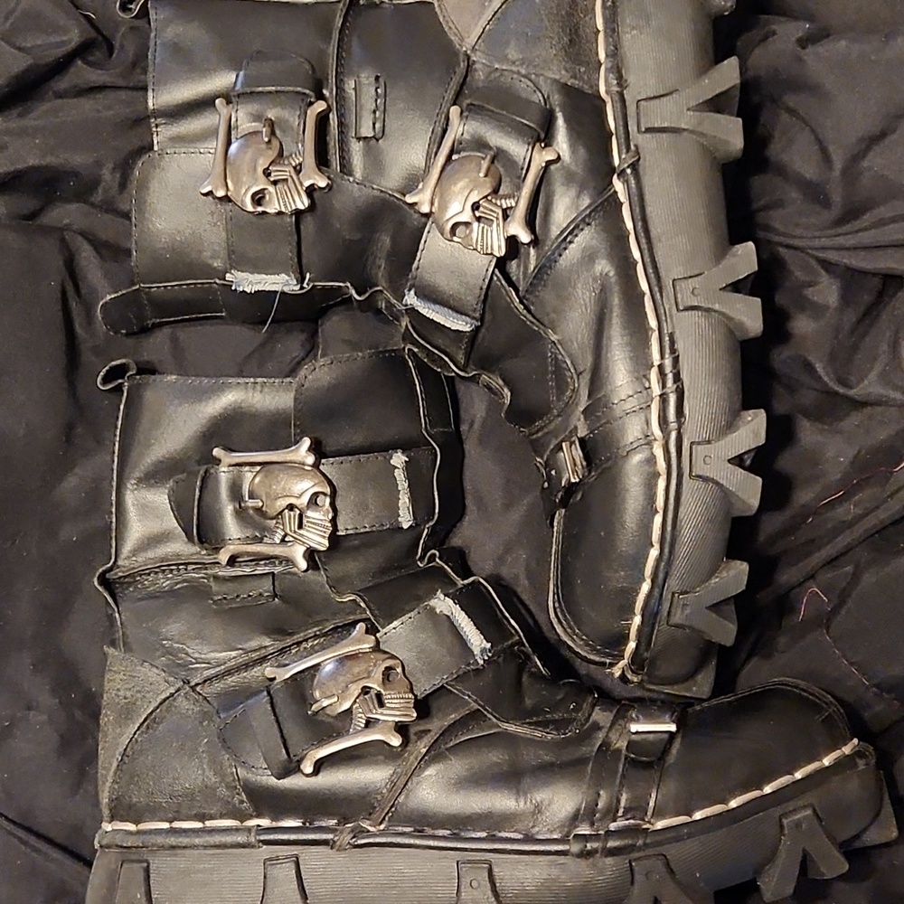 Skull Boots